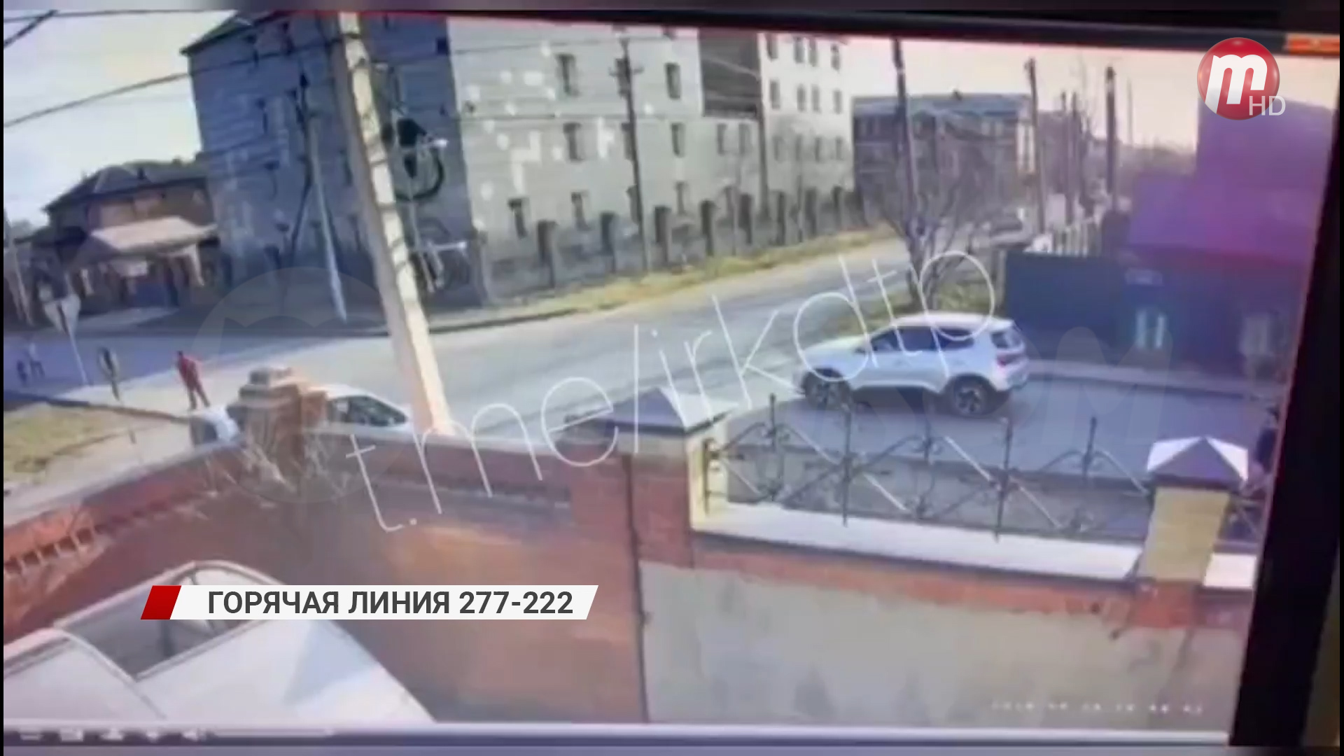 В Иркутске на тротуаре сбили женщину с ребенком /