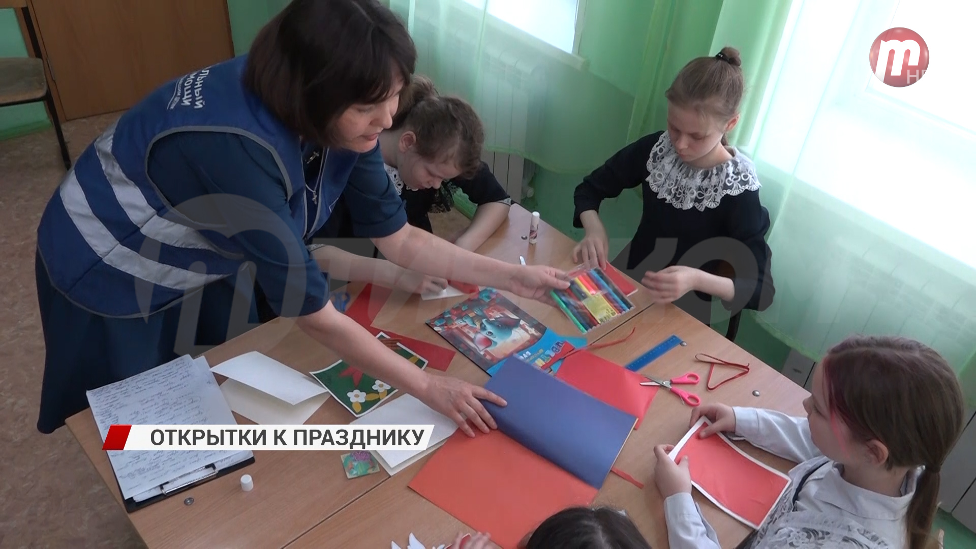 В Бурятии школьники подготовили открытки для ветеранов Великой Отечественной войны и участников СВО