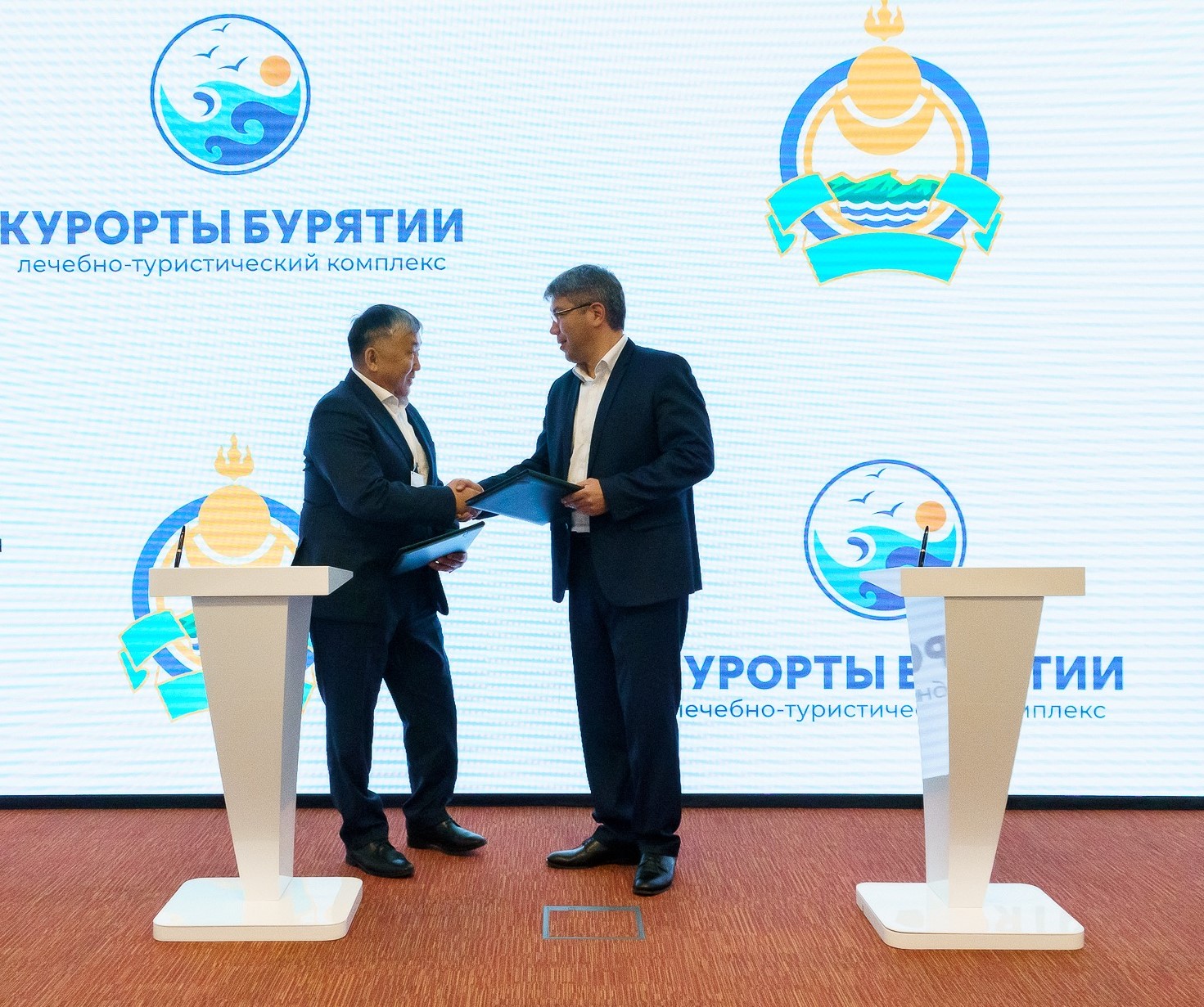 Алексей Цыденов подписал соглашение по развитию курорта «Аршан»