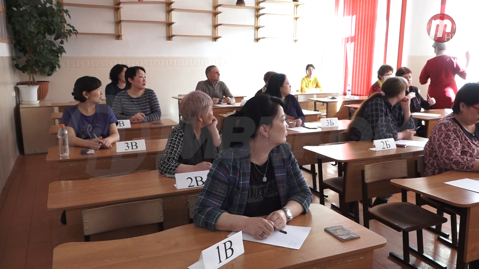 В школах Улан-Удэ родители учеников сели за парты