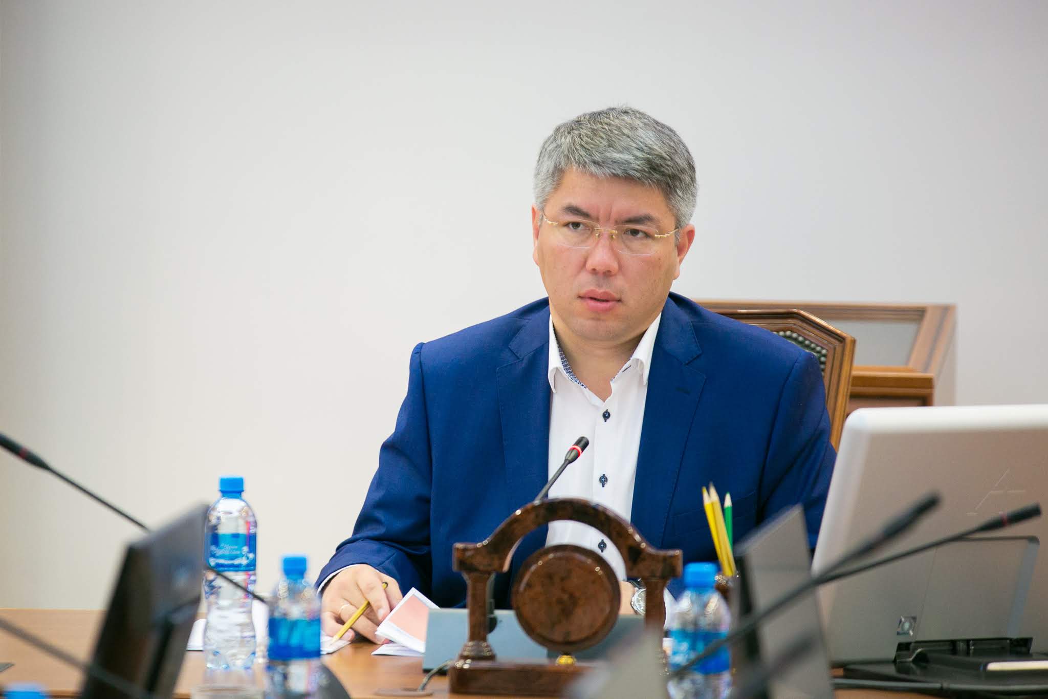 Алексей Цыденов обратился к жителям Бурятии с просьбой соблюдать все меры профилактики COVID-19